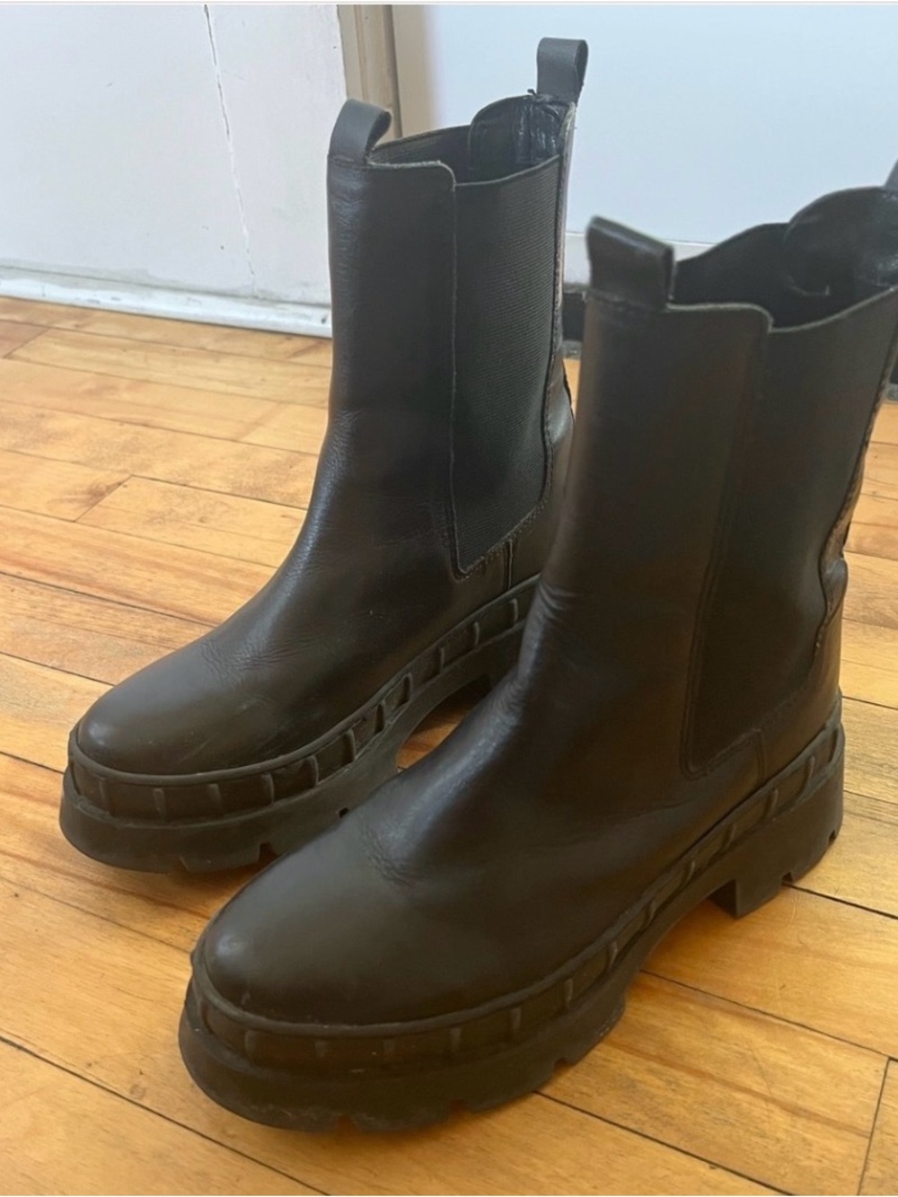 Black Chunky Chelsea Boots - Women's Platform Ankle Boot
